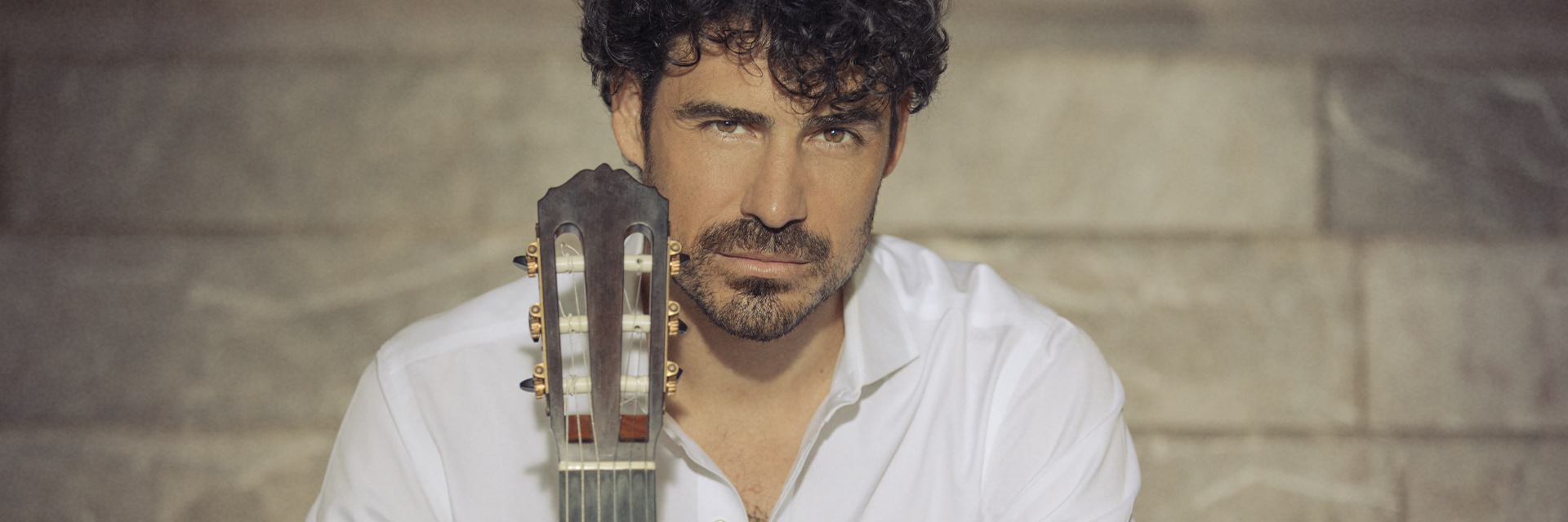 Pablo Sáinz-Villegas, guitar